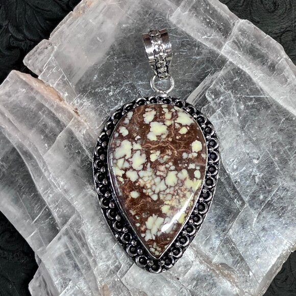 Wild Horse Turquoise Magnesite Pendant Crazy Horse Appaloosa Stone - Picture 6 of 7